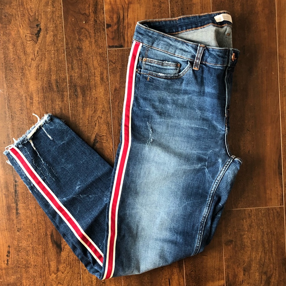 ZARA DENIM ANKLE CUT WITH RED STRIPE SZ12